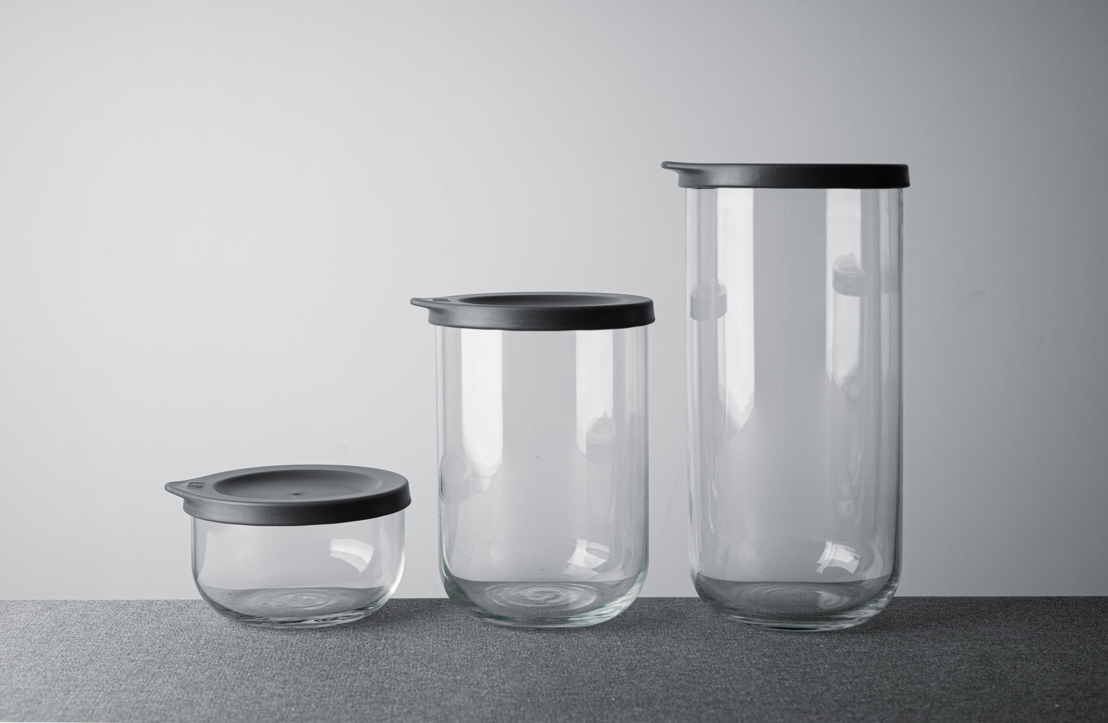 VS-7303 Ємність скляна з силіконовою кришкою VERSAILLES, 380 мл — фото 1