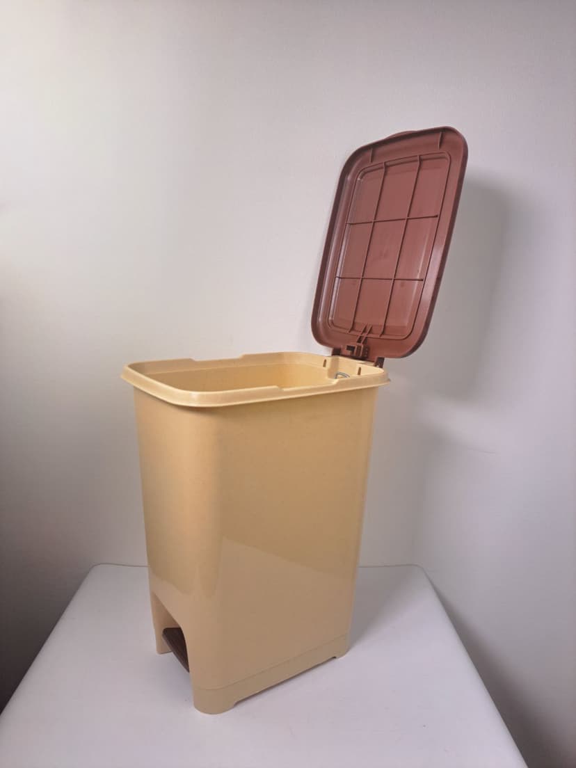 Відро пластикове для сміття 15л з педаллю 421 (ZAMBAK)