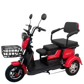 Трицикл акумуляторний FAMILY червоний (60V/20A) + 5 акумуляторів 12V/20A