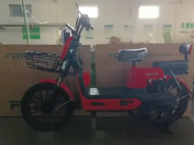 Велоскутер акумуляторний WIND, червоний (+Акумулятор 12V20A/25А 5шт) — фото 1