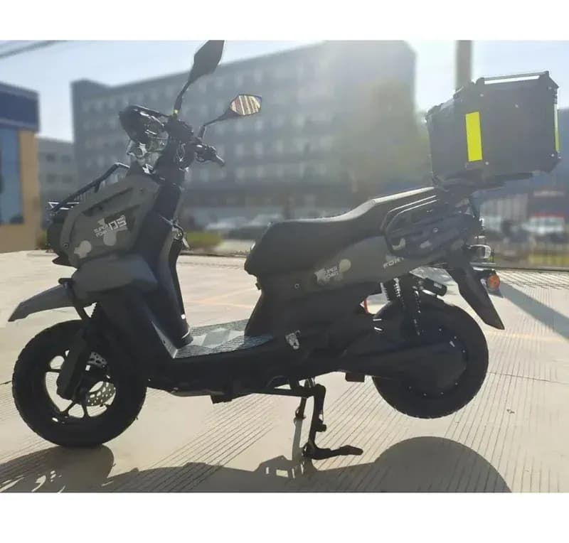 Скутер акумуляторний FORTE UNICORN-EV сірий (чорно-сірий) + Термобокс — фото 1
